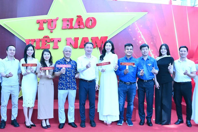Kêu gọi người trẻ 'flex' tình yêu Tổ quốc trên mạng xã hội- Ảnh 5. Kêu gọi người trẻ 'flex' tình yêu Tổ quốc trên mạng xã hội- Ảnh 5.