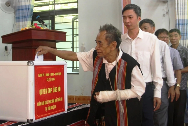 Xã từng xảy ra thảm họa sạt lở 'trả nợ ân tình' người dân vùng thiên tai - Ảnh 2.