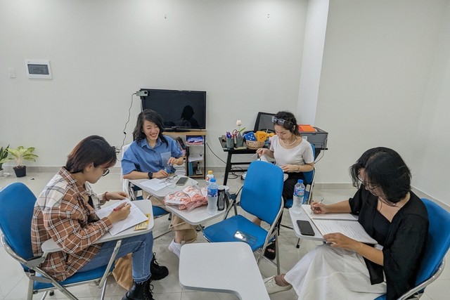 Chăm giúp giáo viên, thầy giáo trẻ nhận học bổng tiến sĩ Anh toàn phần - Ảnh 3.