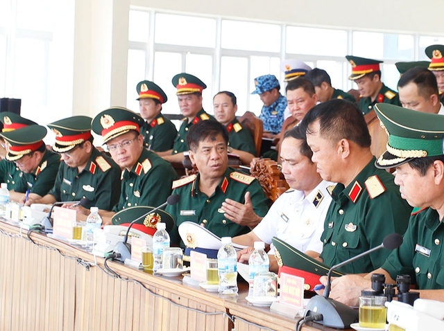 Bộ Quốc phòng kiểm tra luyện tập diễu binh trên biển - Ảnh 1.