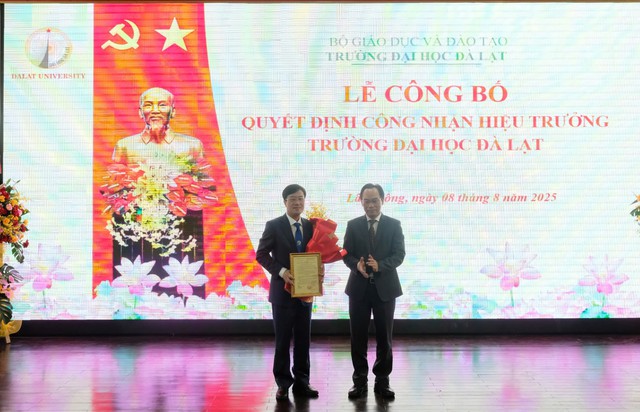 Công bố quyết định bổ nhiệm hiệu trưởng, 3 phó hiệu trưởng Trường ĐH Đà Lạt- Ảnh 1. Công bố quyết định bổ nhiệm hiệu trưởng, 3 phó hiệu trưởng Trường ĐH Đà Lạt- Ảnh 1.