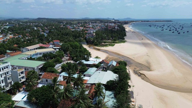 Long Thủy, dòng nước hình rồng ôm lấy làng biển- Ảnh 4. Long Thủy, dòng nước hình rồng ôm lấy làng biển- Ảnh 4.