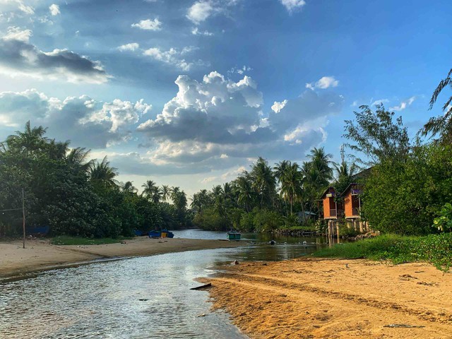 Long Thủy, dòng nước hình rồng ôm lấy làng biển- Ảnh 6. Long Thủy, dòng nước hình rồng ôm lấy làng biển- Ảnh 6.