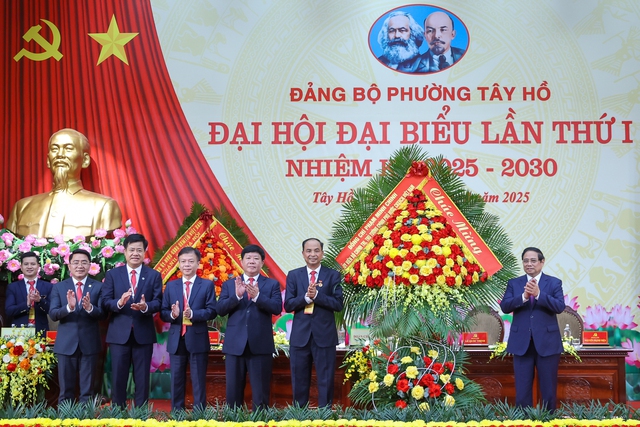 Thủ tướng: 'Tây Hồ phải đặt mục tiêu đột phá hơn mặt bằng chung của cả nước' - Ảnh 2.