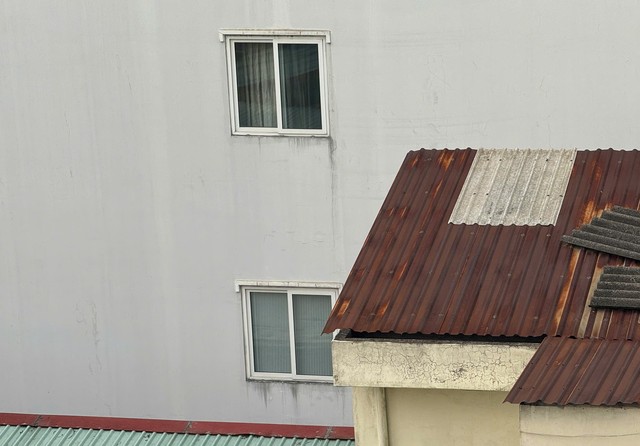 Ranh giới dưới 2 m, có được phép trổ cửa sổ sang nhà hàng xóm?- Ảnh 2.