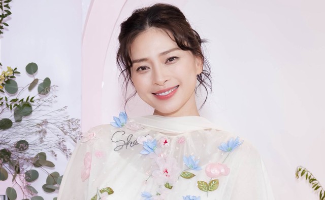 Ngô Thanh Vân đón con đầu lòng ở tuổi 46 - Ảnh 1.