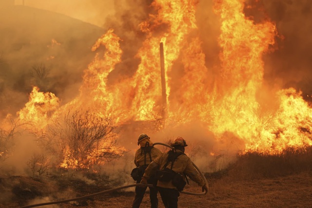 Cháy rừng bùng phát ở California  - Ảnh 1.