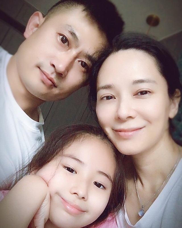 Quách Thiện Ni xuất hiện bên chồng, dập tắt tin đồn ly hôn - Ảnh 2.