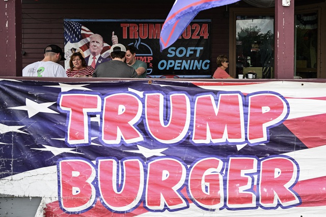 Ông chủ chuỗi nhà hàng Trump Burger ở Texas bị bắt - Ảnh 2.