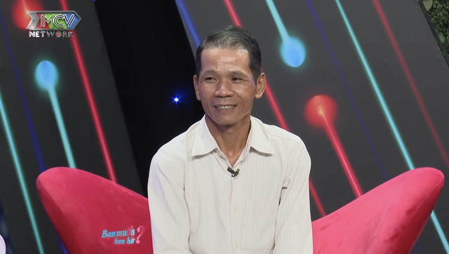 

Văn Đẩu là bố đơn thân, bị nhận xét trông già hơn so với tuổi  