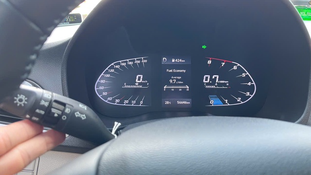 Sai lầm phổ biến của tài xế khi gạt đèn xi-nhan trong quá trình vượt ô tô- Ảnh 2. Sai lầm phổ biến của tài xế khi gạt đèn xi-nhan trong quá trình vượt ô tô- Ảnh 2.