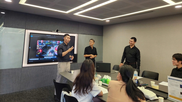 Từ chiến sĩ ph&ograve;ng ch&aacute;y chữa ch&aacute;y tới thầy gi&aacute;o dạy văn ở TP.HCM - Ảnh 6.