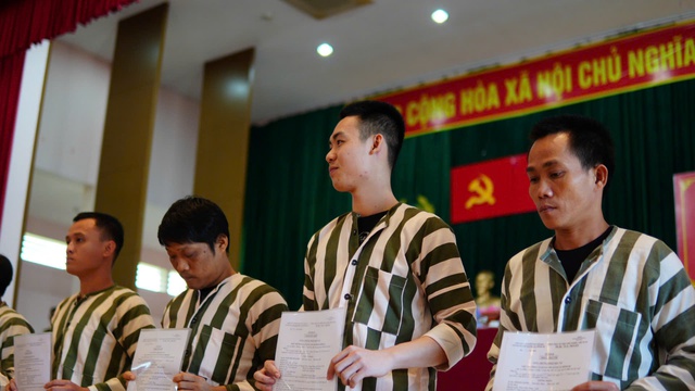 Phạm nhân được đặc xá ở TP.HCM dịp Quốc khánh: 'Sẽ cố gắng trở thành công dân tốt'- Ảnh 8. Phạm nhân được đặc xá ở TP.HCM dịp Quốc khánh: 'Sẽ cố gắng trở thành công dân tốt'- Ảnh 8.