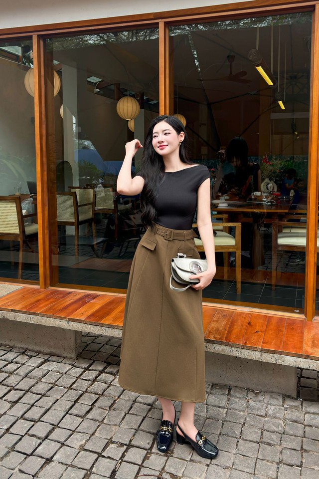 Chinh phục mọi ánh nhìn với chân váy mi…