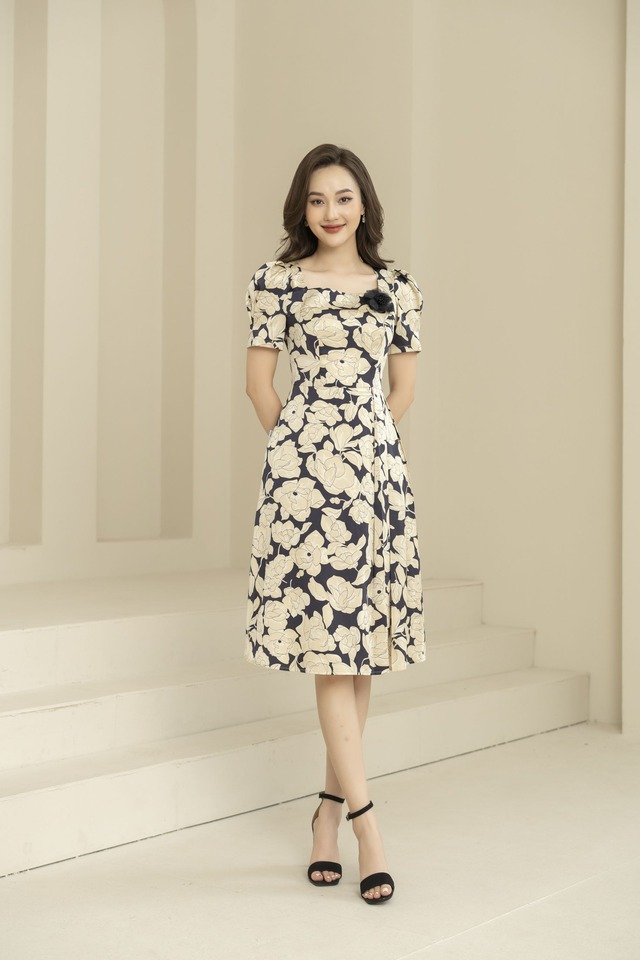 Đầm họa tiết giúp nàng khắc họa vẻ đẹp lãng mạn - Ảnh 3.