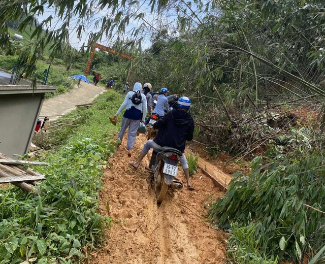Quảng Ninh đối mặt với tình trạng thiếu giáo viên nghiêm trọng lên tới 4 . 000 Người - Ảnh 2. Quảng Ninh đối mặt với tình trạng thiếu giáo viên nghiêm trọng lên tới 4 . 000 Người - Ảnh 2.
