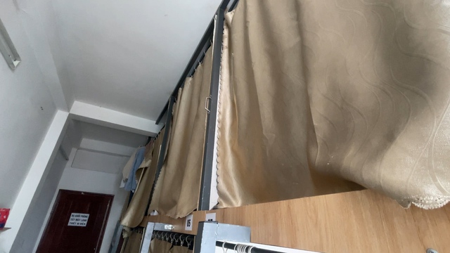 Hộp ngủ b&iacute; b&aacute;ch, thiếu an to&agrave;n: V&igrave; sao nhiều t&acirc;n sinh vi&ecirc;n vẫn thu&ecirc;? - Ảnh 3.