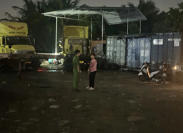 TP.HCM: Người đàn ông tử vong trong bãi xe, nghi điện giật - Ảnh 1.