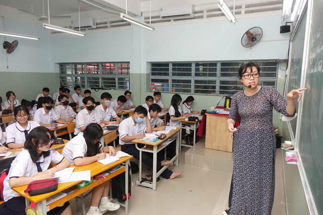Giáo viên TP.HCM: Thu nhập tăng thêm hàng chục triệu đồng/quý - Ảnh 2.