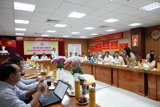 Xổ số kiến thiết Cần Thơ trả thưởng 486 vé trúng giải độc đắc- Ảnh 3. Xổ số kiến thiết Cần Thơ trả thưởng 486 vé trúng giải độc đắc- Ảnh 3.