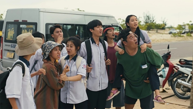 ‘Lật mặt 8: Vòng tay nắng’ khởi chiếu toàn cầu - Ảnh 2.