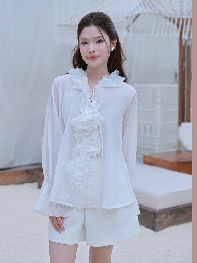 Nhẹ nhàng, bay bổng mà không 'sến' với áo voan- Ảnh 2.