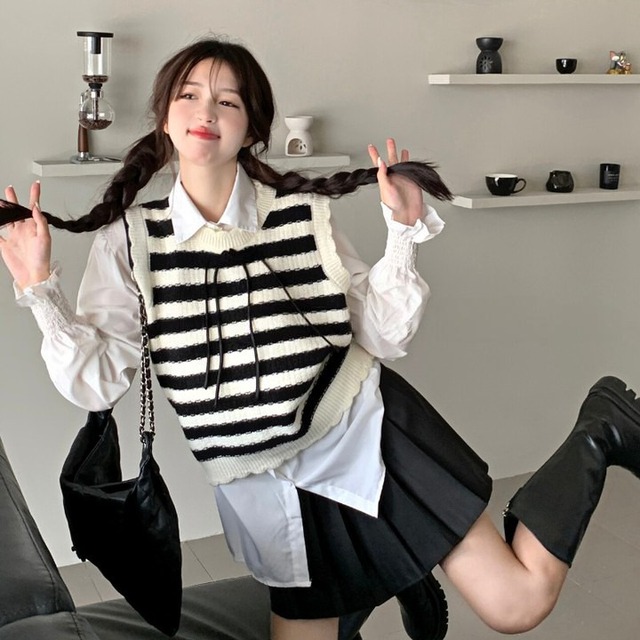 Áo len gile, tỏa nét tinh khôi cho những ngày đầu thu- Ảnh 6.