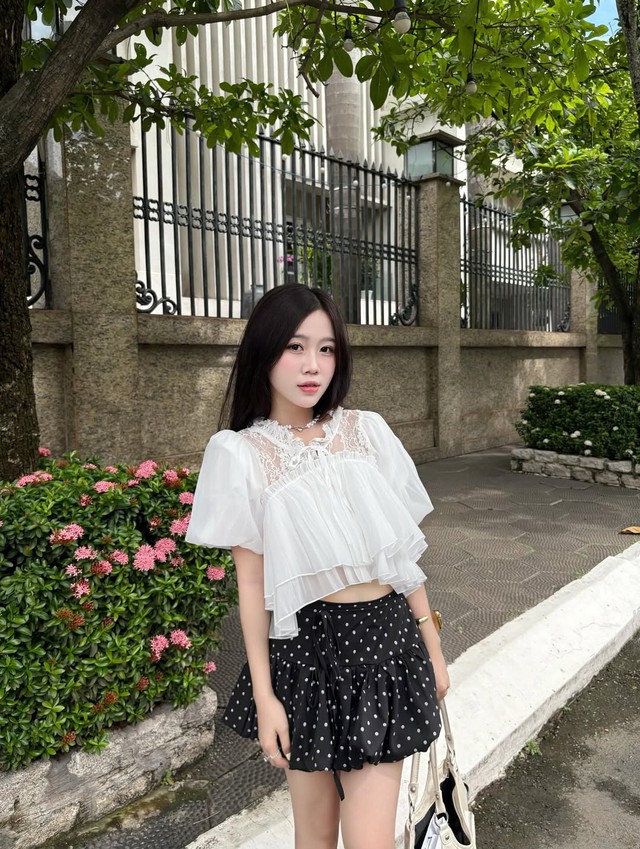 Nhẹ nhàng, bay bổng mà không 'sến' với áo voan- Ảnh 8.