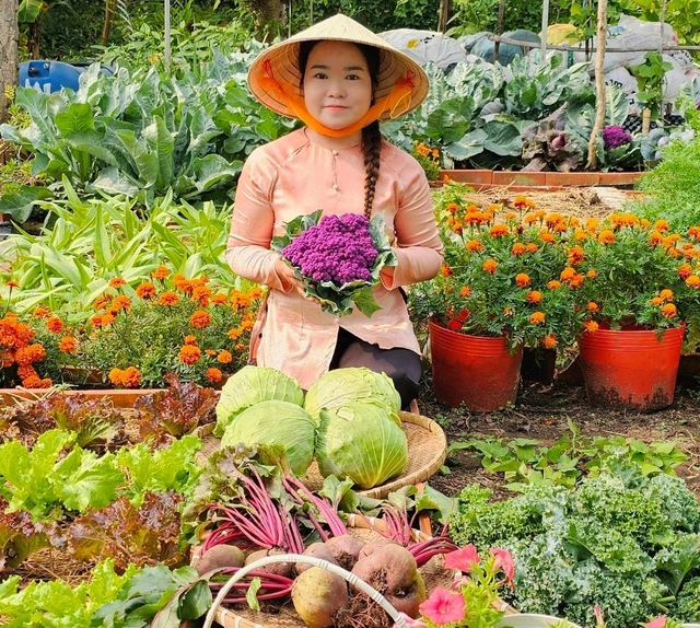 Giới trẻ 9X từ bỏ c&ocirc;ng việc văn ph&ograve;ng để theo đuổi đam m&ecirc; l&agrave;m vườn - Ảnh 1.