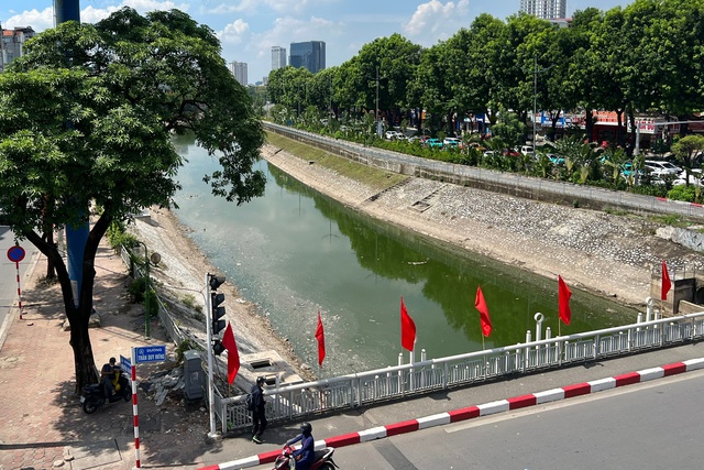 Hà Nội làm công viên dọc hai bờ sông Tô Lịch- Ảnh 1.