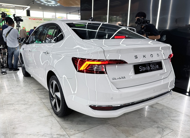 Skoda Slavia tung ra thị trường Việt Nam 3 phiên bản, giá từ 468 triệu đồng - Ảnh 2.