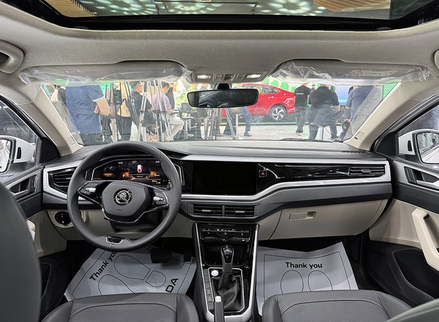 Skoda Slavia tung ra thị trường Việt Nam 3 phiên bản, giá từ 468 triệu đồng - Ảnh 3.
