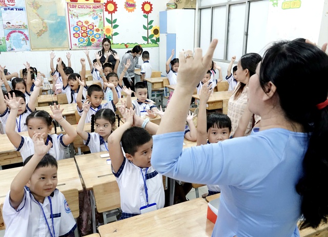 Dạy học 2 buổi/ngày: Bộ GD-ĐT sẽ xây dựng cơ chế huy động kinh phí- Ảnh 1.