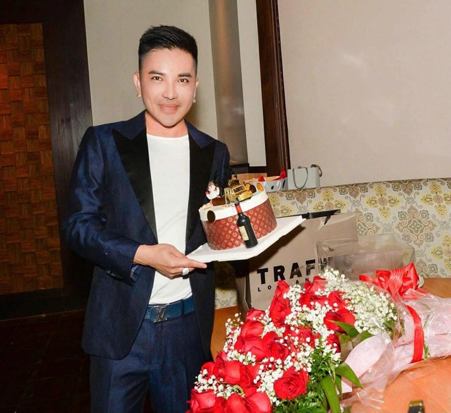 Dàn sao và doanh nhân nổi tiế…
