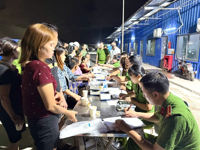 Công an Hải Phòng 'đột kích' gần 500 quán bar, karaoke, - Ảnh 2.