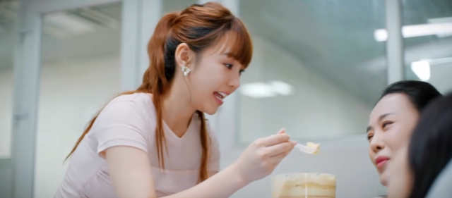 Phim Gió ngang khoảng trời xanh với Phương Oanh và Doãn Quốc Đam gây tranh cãi - Ảnh 3. Phim Gió ngang khoảng trời xanh với Phương Oanh và Doãn Quốc Đam gây tranh cãi - Ảnh 3.