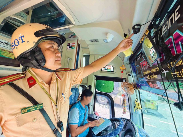 Camera giám sát buồng lái: Bước tiến dài bảo đảm an toàn giao thông - Ảnh 1.