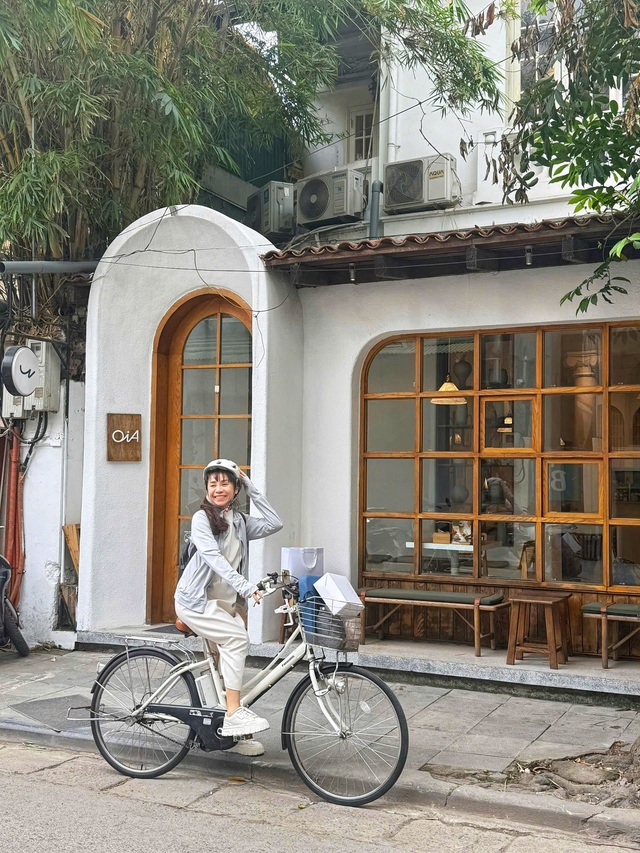 Người phụ nữ 4 năm đạp xe đi làm - Ảnh 1.