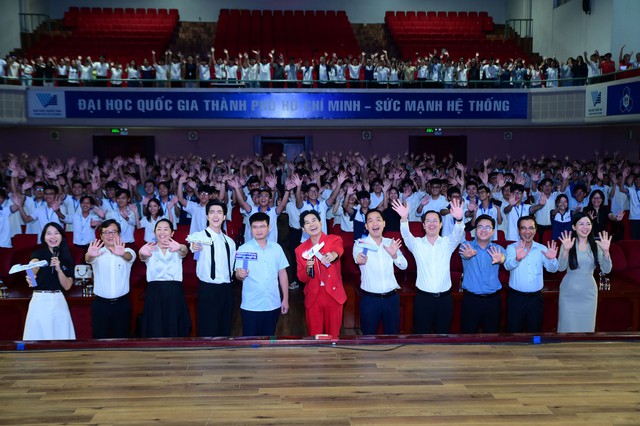 Chuyên gia A.I hàng đầu chia sẻ về ‘A.I thực chiến’ tại sự kiện Unitour Hà Nội - Ảnh 2.