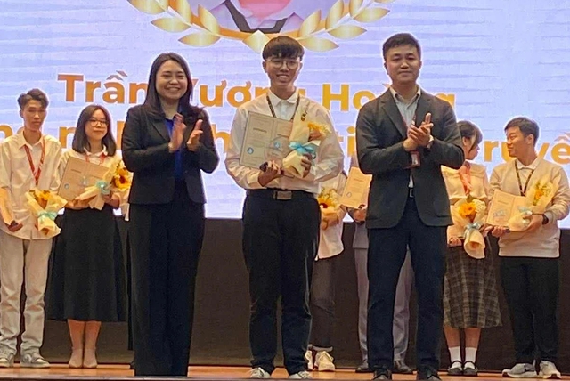 Nam sinh công bố loạt nghiên cứu tại hội nghị quốc tế về trí tuệ nhân tạo - Ảnh 2.