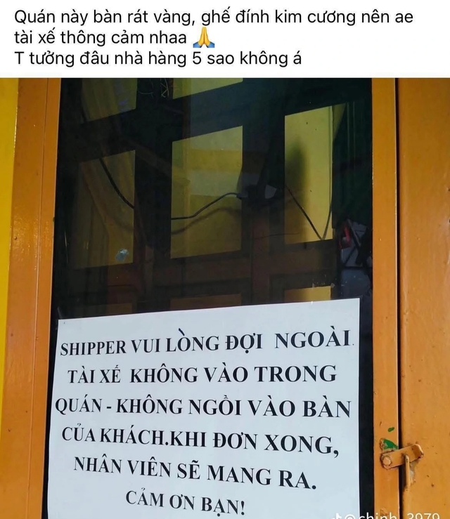Tranh cãi quán ăn dán thông báo shipper không vào trong, không ngồi bàn của khách - Ảnh 1.