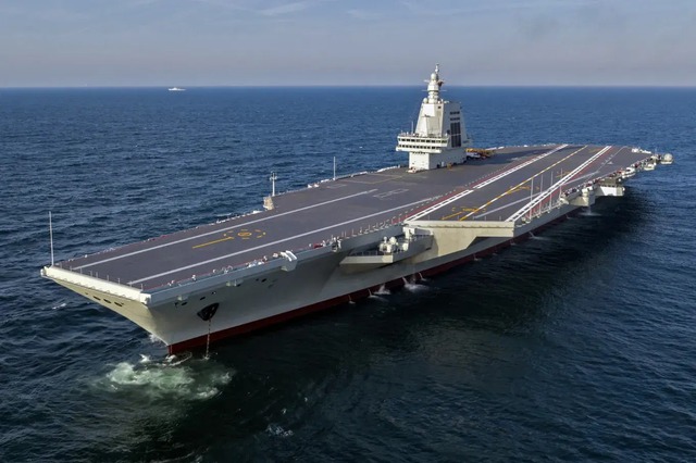 Tàu sân bay Phúc Kiến của Trung Quốc thử nghiệm tại biển Đông trước khi biên chế - Ảnh 1.