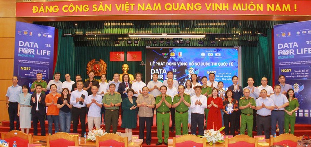Thiếu tướng Vũ Văn Tấn: Dữ liệu phải đóng góp và tạo giá trị cho xã hội - Ảnh 2.