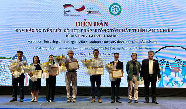 Ngành nguyên liệu gỗ Việt Nam phát triển bền vững sau hợp tác Việt Nam - Đức - Ảnh 1.
