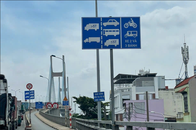 Điều chỉnh phân Làn đường Võ Chí Công cầu Phú Mỹ CSGT lưu ý người dân - Ảnh 1.