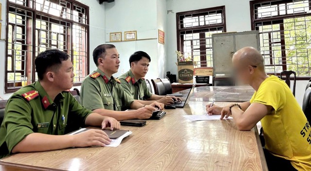 Phê phán các biểu hiện lệch l…