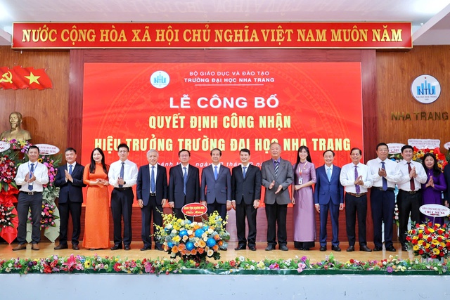 Tiến sĩ Quách Hoài Nam nhận chức hiệu trưởng Trường ĐH Nha Trang - Ảnh 5.