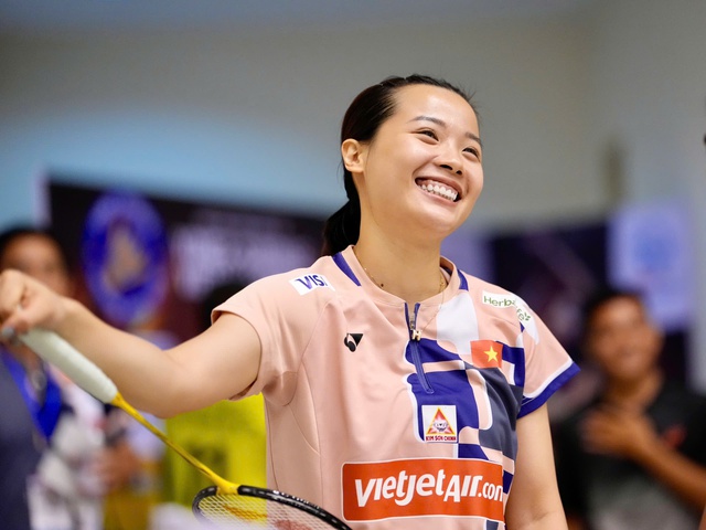 Nụ cười rạng rỡ của Nguyễn Thùy Linh khi giành quyền vào bán kết nội dung đơn nữ giải cầu lông Việt Nam mở rộng 2025. ẢNH: ĐỘC LẬP Nụ cười rạng rỡ của Nguyễn Thùy Linh khi giành quyền vào bán kết nội dung đơn nữ giải cầu lông Việt Nam mở rộng 2025. ẢNH: ĐỘC LẬP