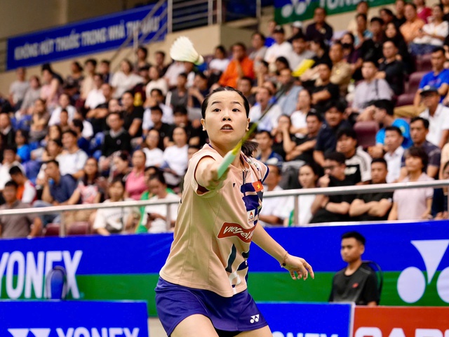 Nguyễn Thùy Linh hạ tay vợt Thái Lan, xuất sắc vào bán kết cầu lông Việt Nam mở rộng- Ảnh 1.