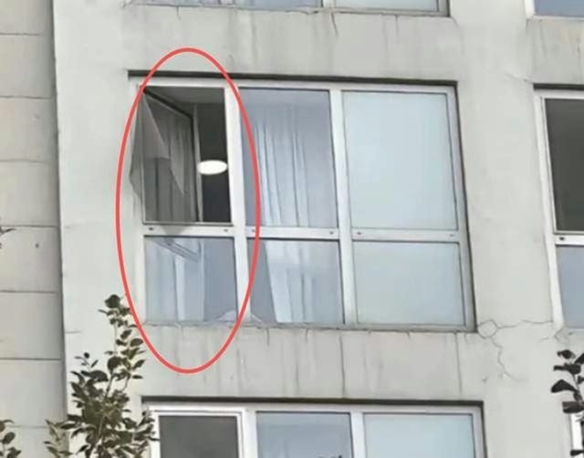 

Theo thông tin từ công ty quản lý, nam diễn viên Vu Mông Lung qua đời sau khi rơi từ tầng cao của một tòa chung cư tại khu Triều Dương, Bắc Kinh (Trung Quốc)  